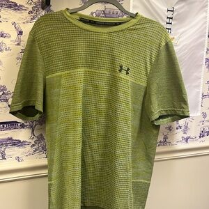 Under Armour large crew neck and short sleeves